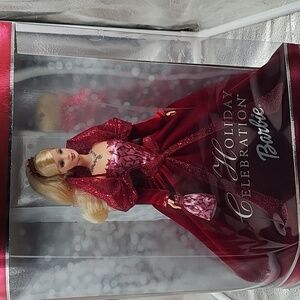 H Holiday Celebration BARBIE # 56209 VELVET BURGANDY WINTER ROSE